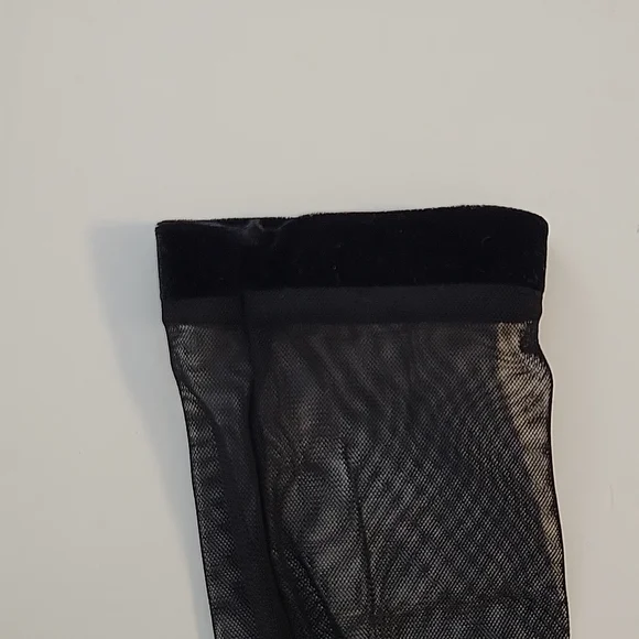 CLOSET CLEAROUT $10 | La Vie En Rose | Mess and velvet bodysuit | Size large - Picture 5 of 5